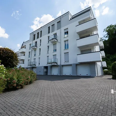 Villenpromenade - Aussicht - Beamer - Parkplatz *